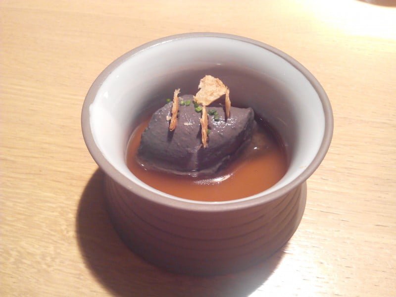 Panna cotta de ajo negro