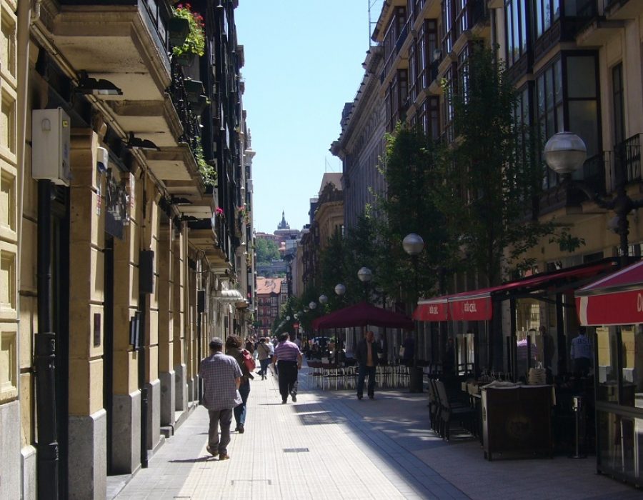 Terrazas en la calle Ledesma // Ayto. Bilbao